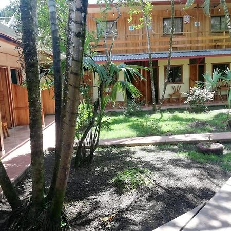 Cabinas Popular Puerto Viejo de Talamanca Exterior foto
