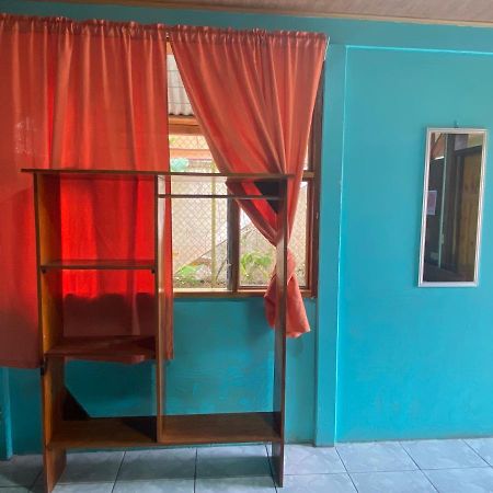 Cabinas Popular Puerto Viejo de Talamanca Exterior foto