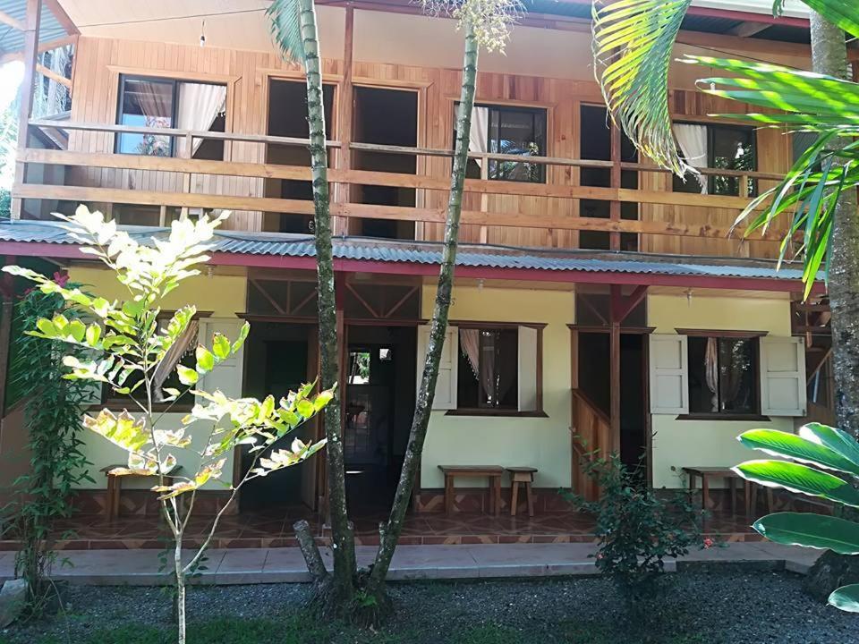 Cabinas Popular Puerto Viejo de Talamanca Exterior foto