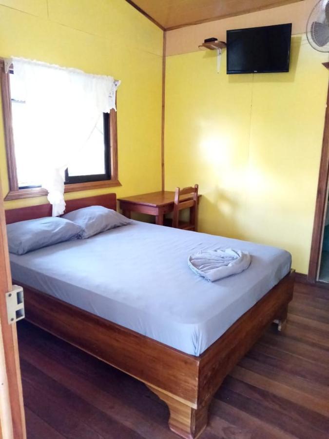 Cabinas Popular Puerto Viejo de Talamanca Exterior foto