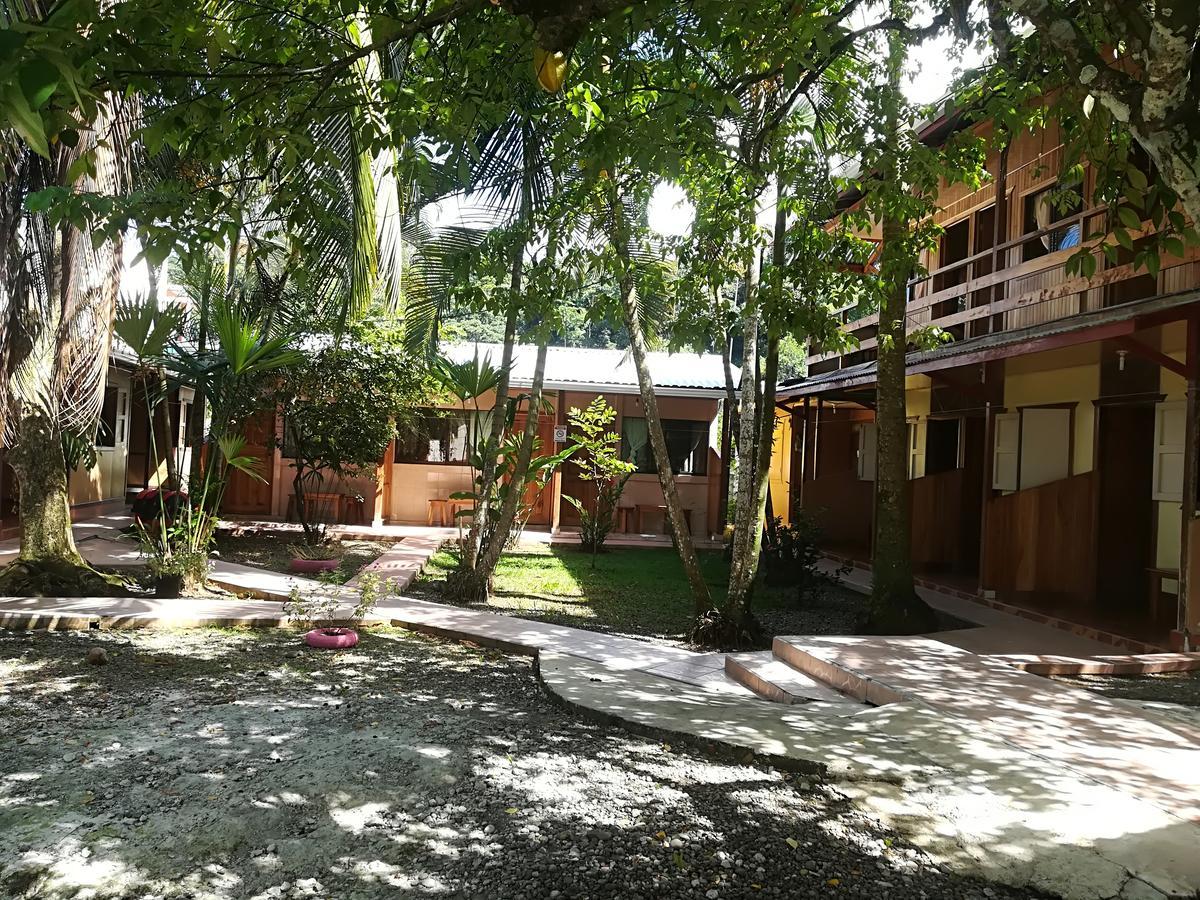 Cabinas Popular Puerto Viejo de Talamanca Exterior foto