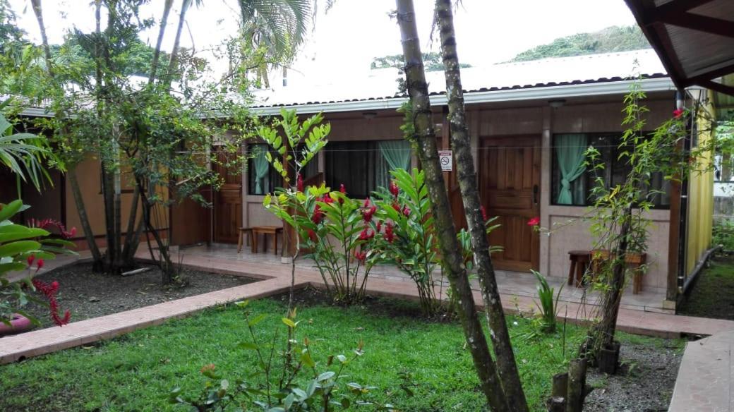 Cabinas Popular Puerto Viejo de Talamanca Exterior foto